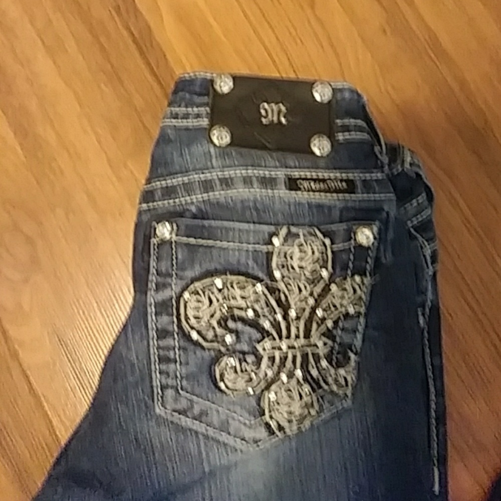 Jeans - Picture 2 of 5